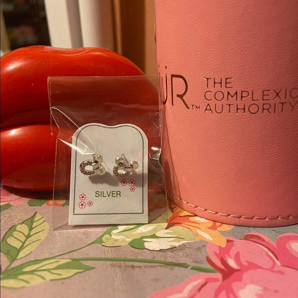 Minnie Mouse earrings